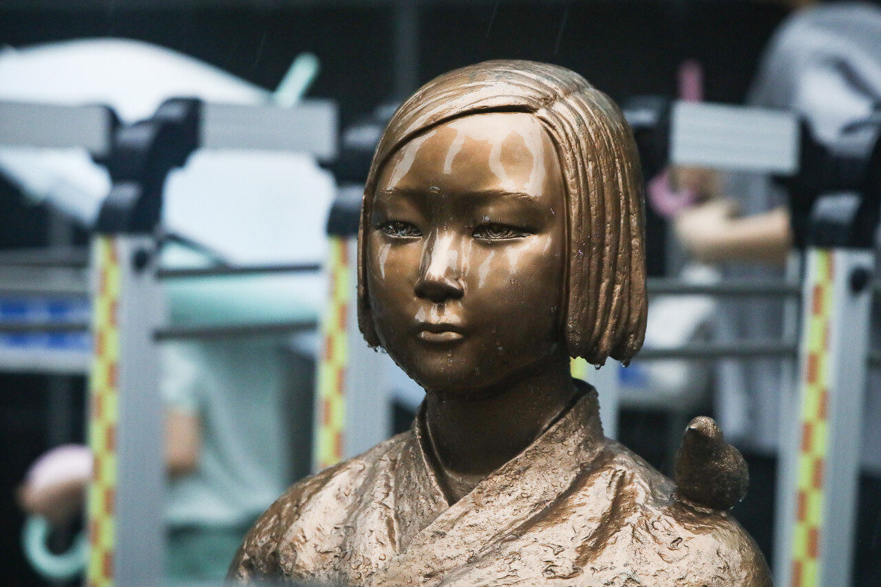 일본군‘위안부’ 피해를 상징하는 ‘평화의 소녀상’은 국내에 155개 , 해외에는 10개국에 35개 설치된 것으로 나타났다. 사진은 서울 종로구 일본대사관 앞 평화의 소녀상. ⓒ손상민 사진기자