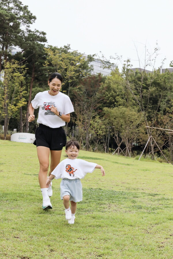 서울비너스(Seoul Venus), 김윤희와 자녀 ⓒ이솔네