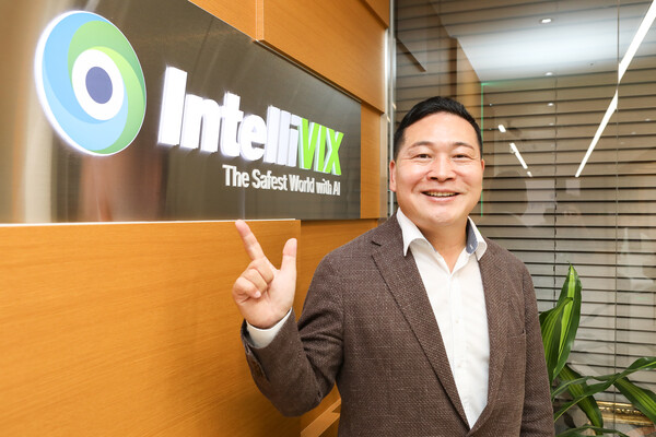 최은수 인텔리빅스 대표는 “AI는 우리 삶과 비즈니스 전반의 대전환을 이끌고 있다”며 AI를 단순한 도구가 아닌 ‘협력자(Co-pilot)’로 여겨야 한다고 강조했다.  ⓒ손상민 사진기자