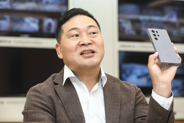 최은수 인텔리빅스 대표는 신뢰할 수 있는 ‘소버린(Sovereign) AI’를 개발해 국민이 안심하고 쓸 수 있게 해야 한다고 제언했다.  ⓒ손상민 사진기자