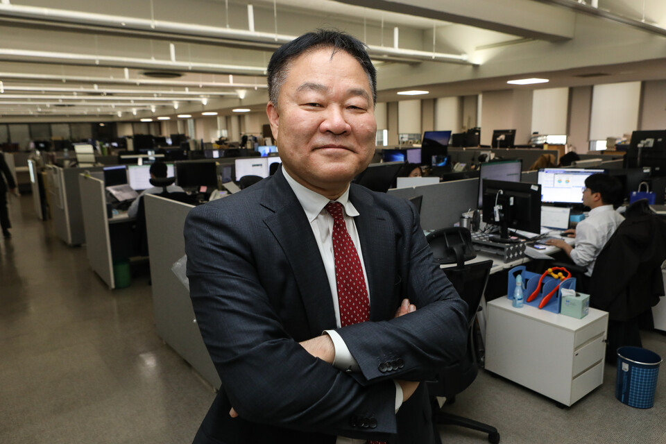 김학균 신영증권 리서치센터장은 지금과 같은 대투자의 시대에는 누구나 투자하고 살아야 하는데, 시간을 이기는 돈으로 주가지수 상품을 적립식으로 장기 투자하면 투자승률을 높일 수 있다고 힘주어 말했다. ⓒ손상민 사진기자