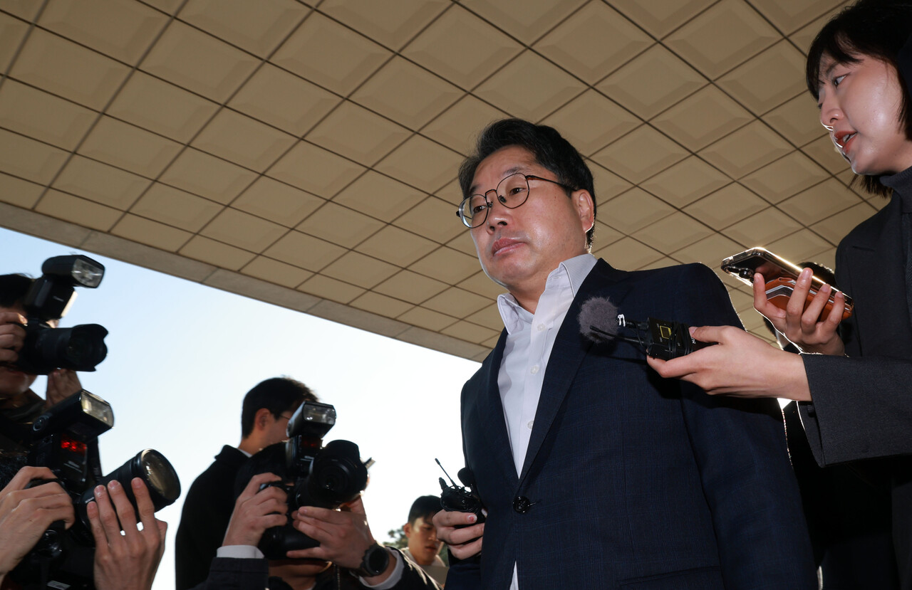 노만석 검찰총장 직무대행이 12일 서울 서초구 대검찰청으로 출근하고 있다. ⓒ연합뉴스