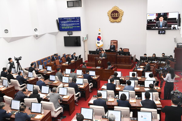 제주특별자치도의회는 지난 11일 오전 10시 본회의장에서 제444회 제2차 정례회 제1차 본회의를 개최했다.  ⓒ제주특별자치도의회 제공