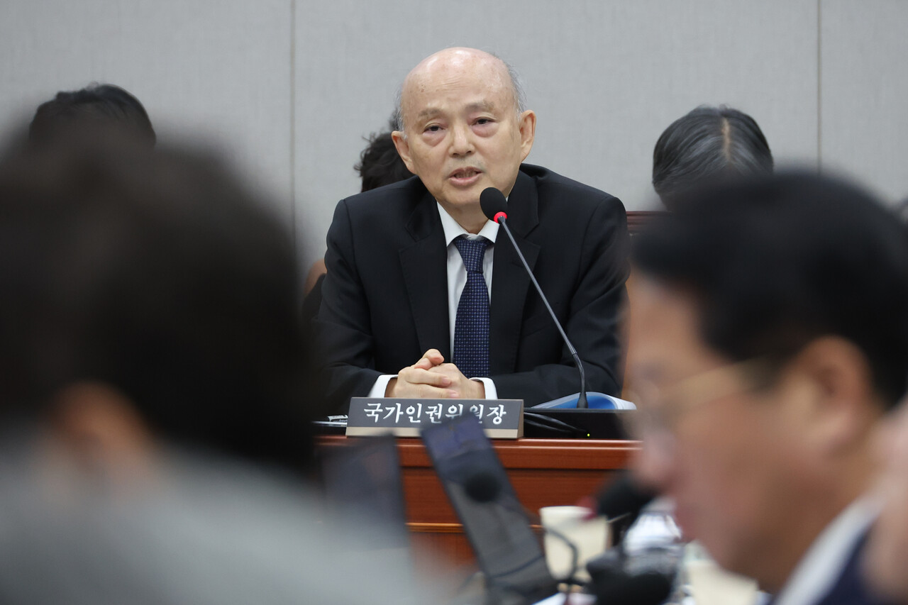 안창호 국가인권위원장이 11월 5일 서울 여의도 국회에서 열린 운영위원회의 국가인권위원회에 대한 국정감사에서 12.3 내란 관련 질의에 답하고 있다. ⓒ연합뉴스