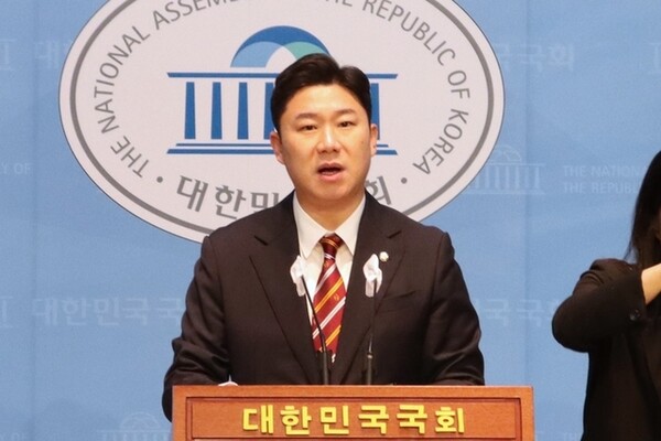 국회 문화체육관광위원회 소속 진종오 의원(국민의힘, 비례대표)은 공연장에서 일어나는 추락이나 장치 낙하 등 사고를 줄이고 예술인과 스태프의 안전을 실질적으로 보장하기 위한 「공연법 일부개정법률안」을 대표발의했다. ⓒ진종오 의원실