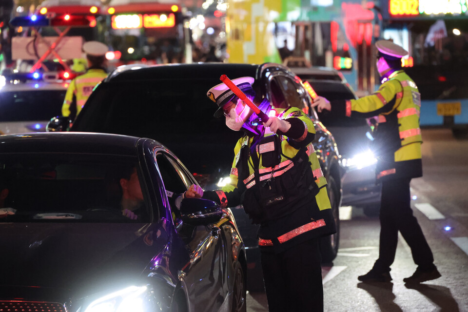 음주단속하는 경찰. 기사 내용과 관련 없음 ⓒ연합뉴스