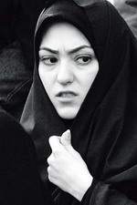 히잡을 쓴 중동 여성