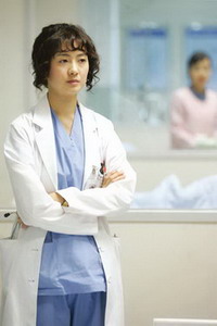 ‘외과의사 봉달희’의 이요원. © SBS