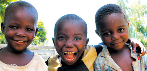 맑은 눈망울의 아프리카 어린이들.