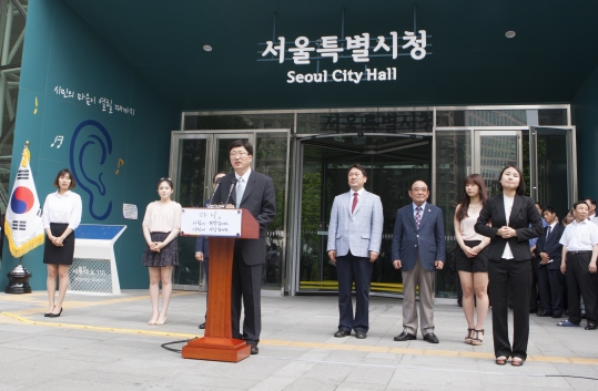 1일 열린 서울시장 취임식에는 박원순 서울시장 외에도 6명의 시민시장도 각자의 취임사를 낭독했다.