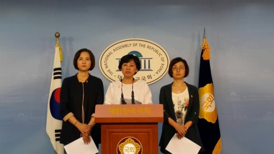 새정치민주연합 유은혜, 남윤인순, 은수미 의원.(왼쪽부터) ⓒ남윤인순 의원 페이스북
