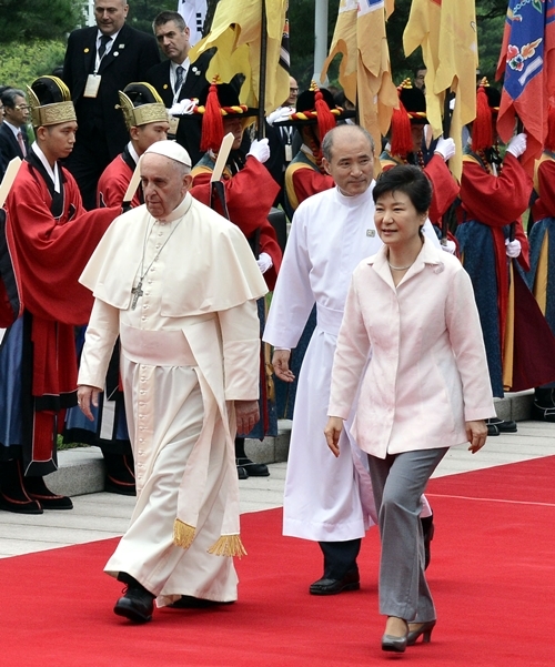 프란치스코 교황 청와대 방문 ⓒ뉴시스·여성신문