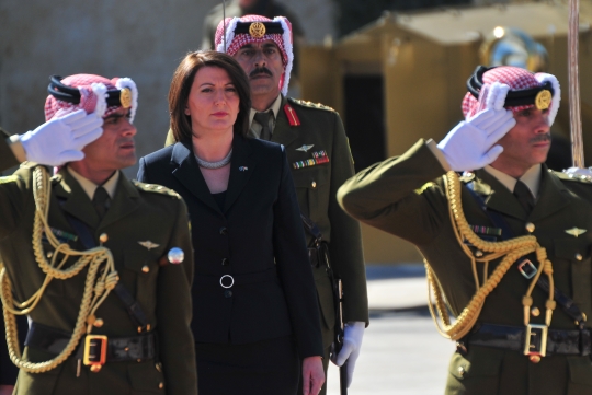 올해 2월 아티페테 야햐가 코소보 대통령이 요르단을 공식 방문한 가운데 요르단 왕실 의장대를 사열하고 있다. ⓒ뉴시스·여성신문