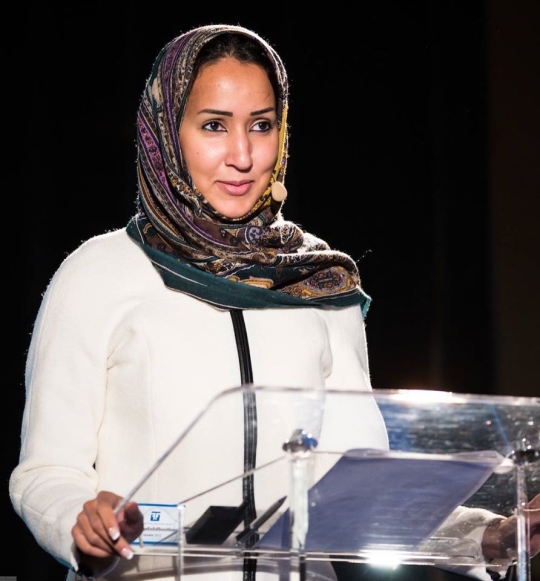 사우디아라비아의 여성운동가 마날 알-샤리프가 10월 30일 칼럼을 통해 베일을 벗고 여성 차별금지 운동을 벌이는 이유를 밝혔다. ⓒ마날 알-샤리프의 페이스북