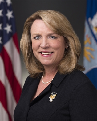 미국 공군 장관인 데버러 리 제임스(Deborah Lee James) 장관이 공군 내 99%의 직종을 여성들에게 개방했다. ⓒU.S Air force