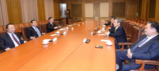 지난 1월 여야 의원들은 김영란법 관련 회동을 갖고 김영란법(부정청탁-금품 수수 금지법 제정안)을 2월 임시국회에서 우선 처리하기로 했다고 밝혔다.