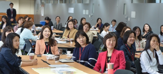 SK C&C는 4월 28일 경기도 성남시 본사 8층 교육장에서 차장급 이상 여성 구성원을 대상으로 여성리더 육성 멘토링 결연식을 개최했다.