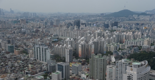 서울 삼성동에서 남산 방향으로 내려다 보이는 강남구 일대의 모습. 사진은 기사 내용과 무관합니다. ⓒ뉴시스·여성신문