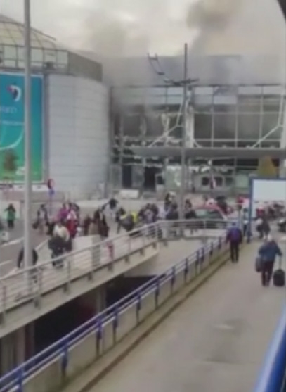 벨기에 브뤼셀 자벤템 국제공항에서 두 차례 폭발이 일어났다. ⓒBBC 화면 캡처