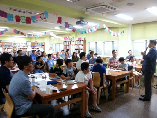 지난 6월 방산초등학교에서 열린 ‘아빠랑 창의교실’ ⓒ(사)한국청소년발명영재단