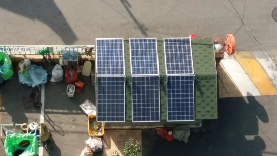 서울 도봉구 방학대원그린아파트 경비실 지붕에 설치된 미니태양광 발전기. ⓒ서울시