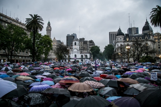 지난 10월 19일(현지 시간) 아르헨티나 부에노스 아이레스에서 열린 ‘검은 수요일(Miercoles Negro)’ 시위 모습. ⓒNi Una Menos 제공