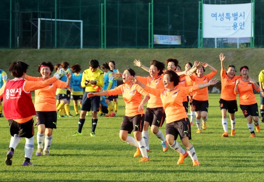 ‘줌마렐라 축구 페스티벌’이 오는 29일 용인시축구센터에서 열린다. ⓒ뉴시스·여성신문