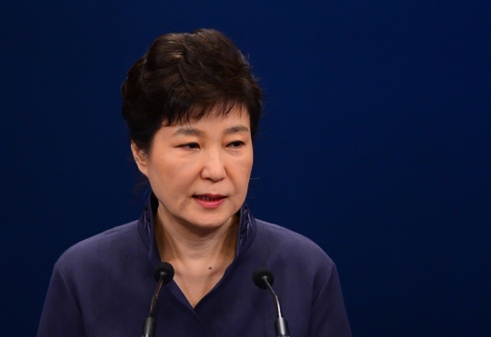 박근혜 대통령의 지지도가 28일 17%로 폭락했다. ⓒ뉴시스·여성신문