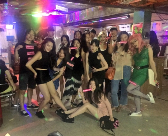 페미당당은 지난 9월 2일 홍대 부근에서 페미니스트들이 성범죄 걱정 없이 즐겁게 교류하는 장, 페미파티를 주최했다.