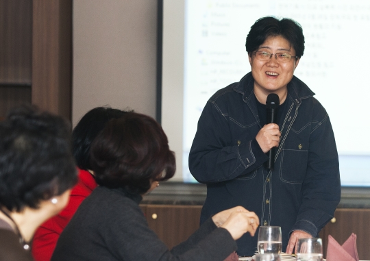 지난 16일 열린 국제존타 제32지구 1지역 서울3클럽 월례회의에서 조진경 십대여성인권센터 대표가 특강을 하고 있다. ⓒ이정실 사진기자
