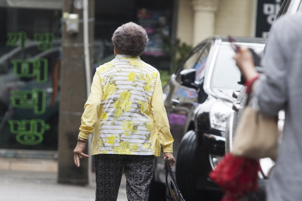 경찰청은 제1회 ‘노인학대 예방의 날’(6월 15일)을 맞아 6월 한 달간 노인학대 집중 신고기간을 운영한다고 밝혔다. ⓒ이정실 여성신문 사진기자