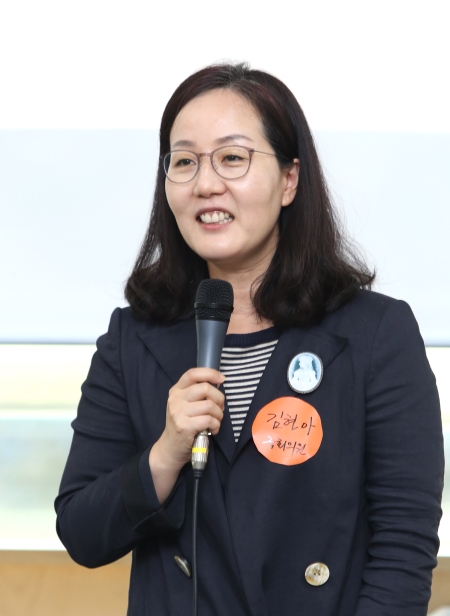 김현아 의원이 강연에 앞서 축사를 하고 있다. ⓒ이정실 여성신문 사진기자