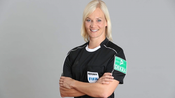 독일 프로축구 1부리그 분데스리가 사상 첫 여성 주심, 비비아나 슈타인하우스. ⓒWikimedia Commons