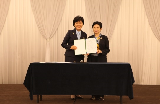 한국걸스카우트연맹은 지난 13일 한국걸스카우트연맹 창립71주년기념 지도자전국대회 기념식에서 국립중앙의료원과 업무협약을 체결했다. ⓒ한국걸스카우트연맹 제공