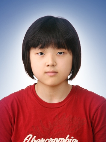 2014 여성체육대상 꿈나무상을 받은 이근아(12·수원 잠원초6) 선수 ⓒ여성신문
