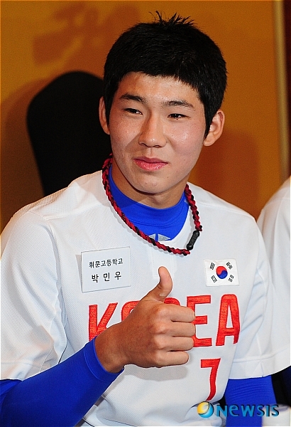 2012 프로야구 신인선수 지명회의에서 NC 다이노스로부터 1순위로 지명된 박민우 선수. ⓒ뉴시스·여성신문