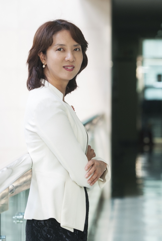 이영 한국여성벤처협회 회장은 “정부가 여성 전용 펀드를 만들었는데 실제 투자는 미온적”이라며 “과감한 펀딩이 필요하다”고 말했다. ⓒ이정실 여성신문 사진기자