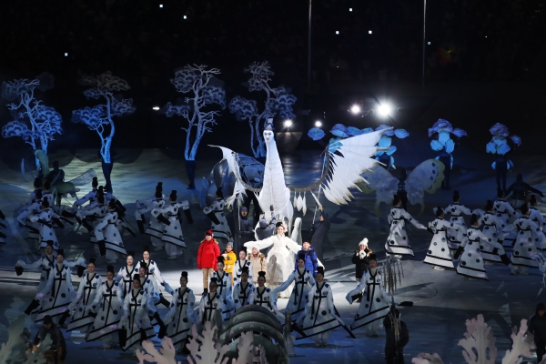 2018 평창 동계올림픽 개막식이 열린 9일 오후 강원도 평창 올림픽스타디움에 개막식 평화의 땅 공연이 진행되고 있다. ⓒ뉴시스