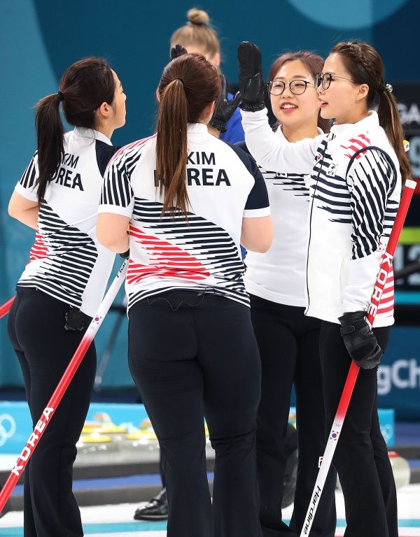 평창올림픽의 한국 국가대표 여성 컬링팀 ⓒ뉴시스·여성신문