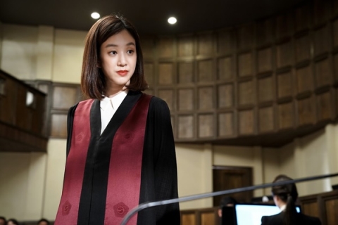 지난해 KBS2 ‘마녀의 법정’에서 검사 마이듬 역을 연기한 배우 정려원 ⓒKBS2TV