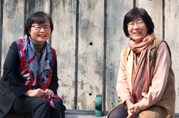 (왼쪽부터) 이은정 베를린자유대 한국학연구소장과 장필화 이화여대 여성학과 명예교수 ⓒ이정실 여성신문 사진기자