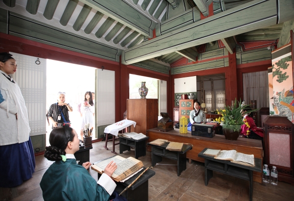 조선시대 궁궐 일상 재현 프로그램 ‘시간여행, 그날’ ⓒ한국문화재재단 제공