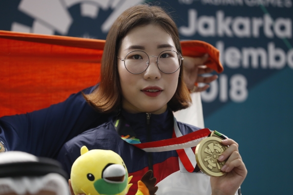 여자 25m 공기권총에서 동메달을 딴 김민정 선수 ⓒ뉴시스·여성신문