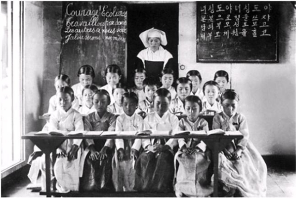 1906년 제주 신성여학교 유아반 사진 ⓒ여성가족부 제공