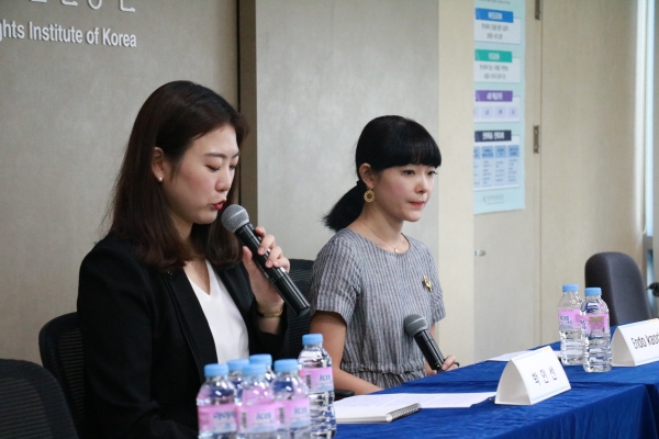 일본의 무용수 엔도 카오리 씨(오른쪽)는 올 2월 일본 유명 사진작가 아라키 노부요시의 여성 모델 착취와 여성혐오를 폭로했다. 그는 지난 8일 한국여성인권진흥원이 연 ‘여성, 이미지 생산자’ 포럼에서 자신의 이야기를 들려줬다. ⓒ한국여성인권진흥원 제공