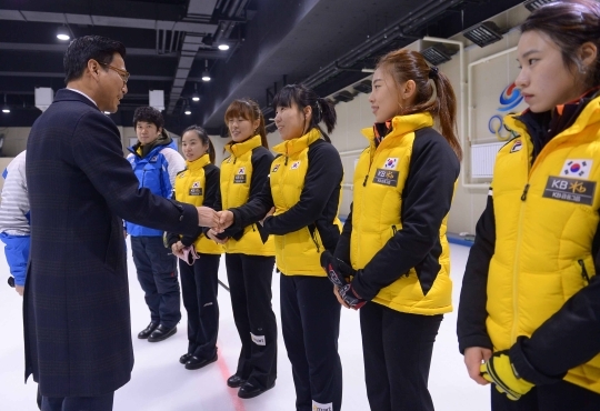 Women’s curling team, running for the Olympics for the first time in Sochi. ⓒ Newsis, Women’s News