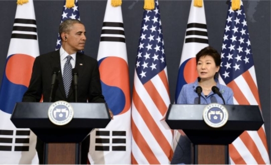 President Park and President Obama at a press conference after bilateral meeting on April 25.