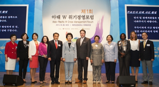 Diplomats, government officials and female leaders attended ‘Asia-Pacific W Crisis Management Forum’ opened at the the Korean Chamber of Commerce and Industry in Seoul on Wednesday.
