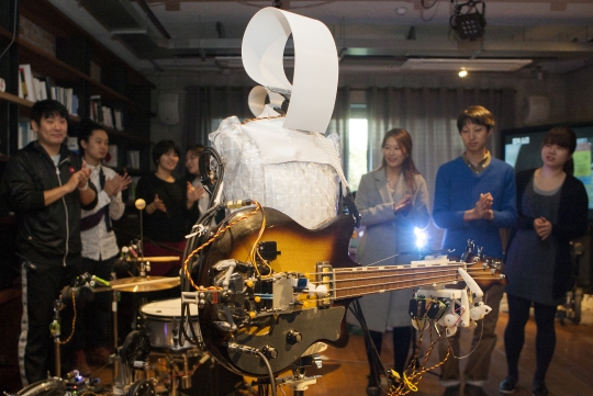 The robot band produced by ‘Tasco’ is doing a performance.
ⓒLee Jeongsil Women’s news photographer
