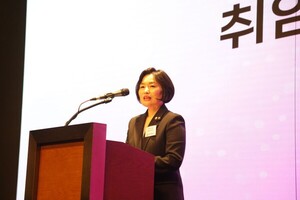 [이퀄랩] 허윤정 한국여성변호사회 회장 취임..."사회 약자 법률 지원 ... - 뉴스 썸네일 이미지